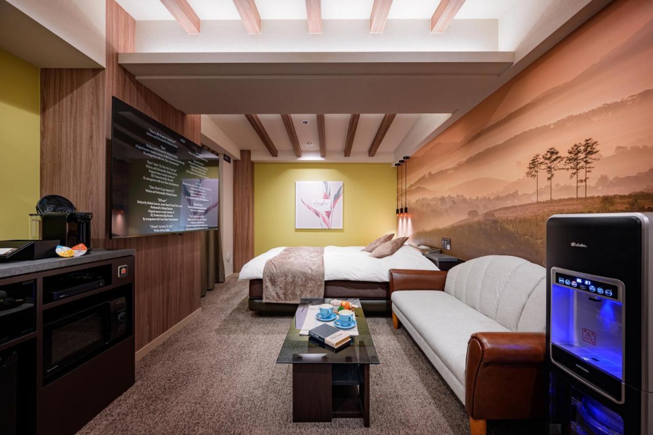 Hotel Will Base 旧chambery (Adults Only) Йокогама Екстер'єр фото